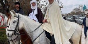العالمي : 7 شهور على الخيل.. حجاج إسبان يروون أسطورة طريق الحج القديم fxcc.ae