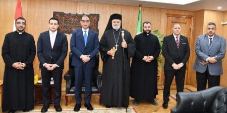 العالمي : الأنبا توماس يهنئ محافظ الفيوم بعيد الأضحى المبارك fxcc.ae
