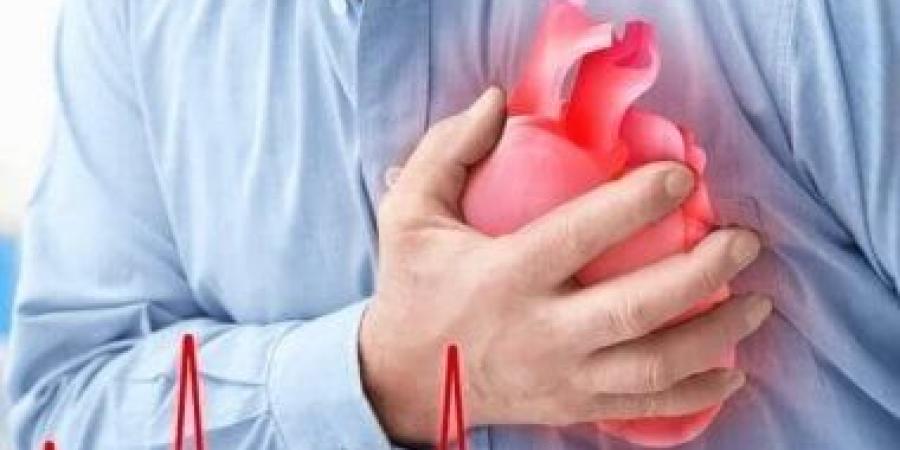 العالمي : لماذا يفحص طبيب القلب قدميك؟.. احذر هذه الأعراض fxcc.ae