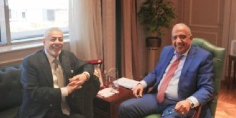 العالمي : وزير الكهرباء يبحث مع AMEA POWER الإماراتية زيادة التعاون فى الطاقة المتجددة fxcc.ae