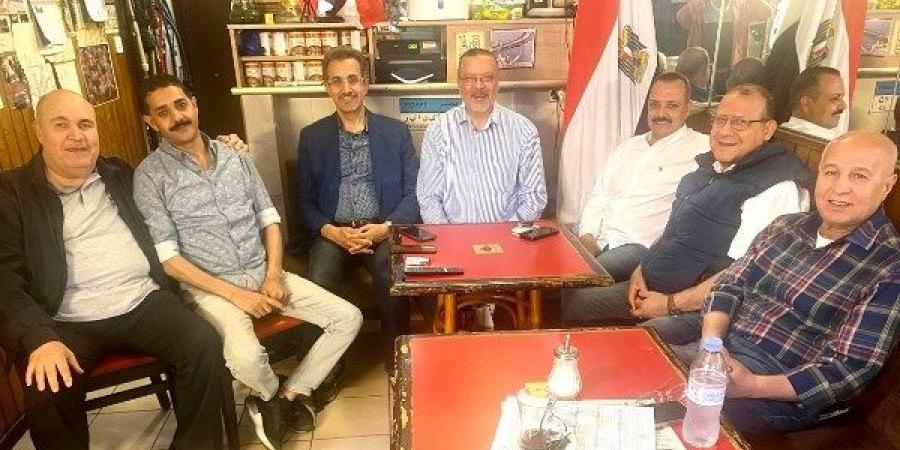 العالمي : قيادات نقابية وعمالية تزور بيت العائلة المصرية بـ جنيف لتهنئتهم بالعيد fxcc.ae