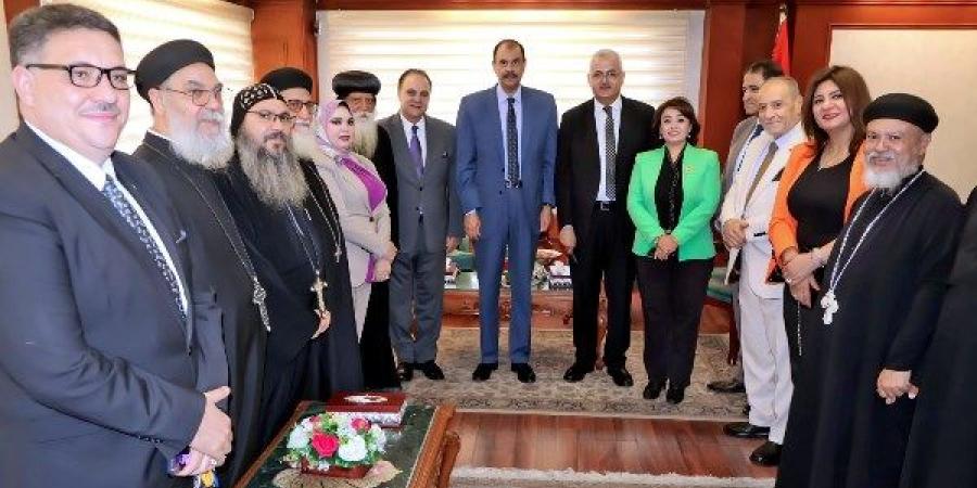 العالمي : محافظ سوهاج يستقبل المهنئين بعيد الأضحى المبارك fxcc.ae
